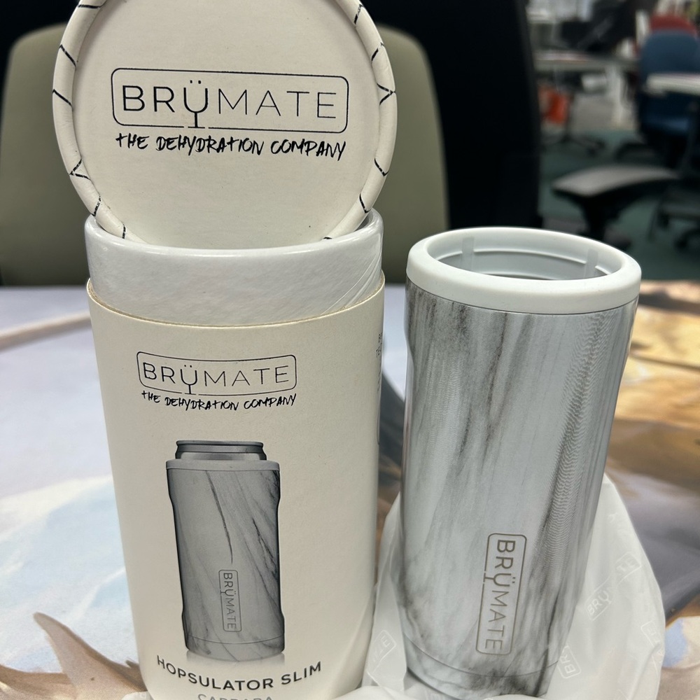 Hopsulator Slim - Gray Marble - keeps drinks cold!
